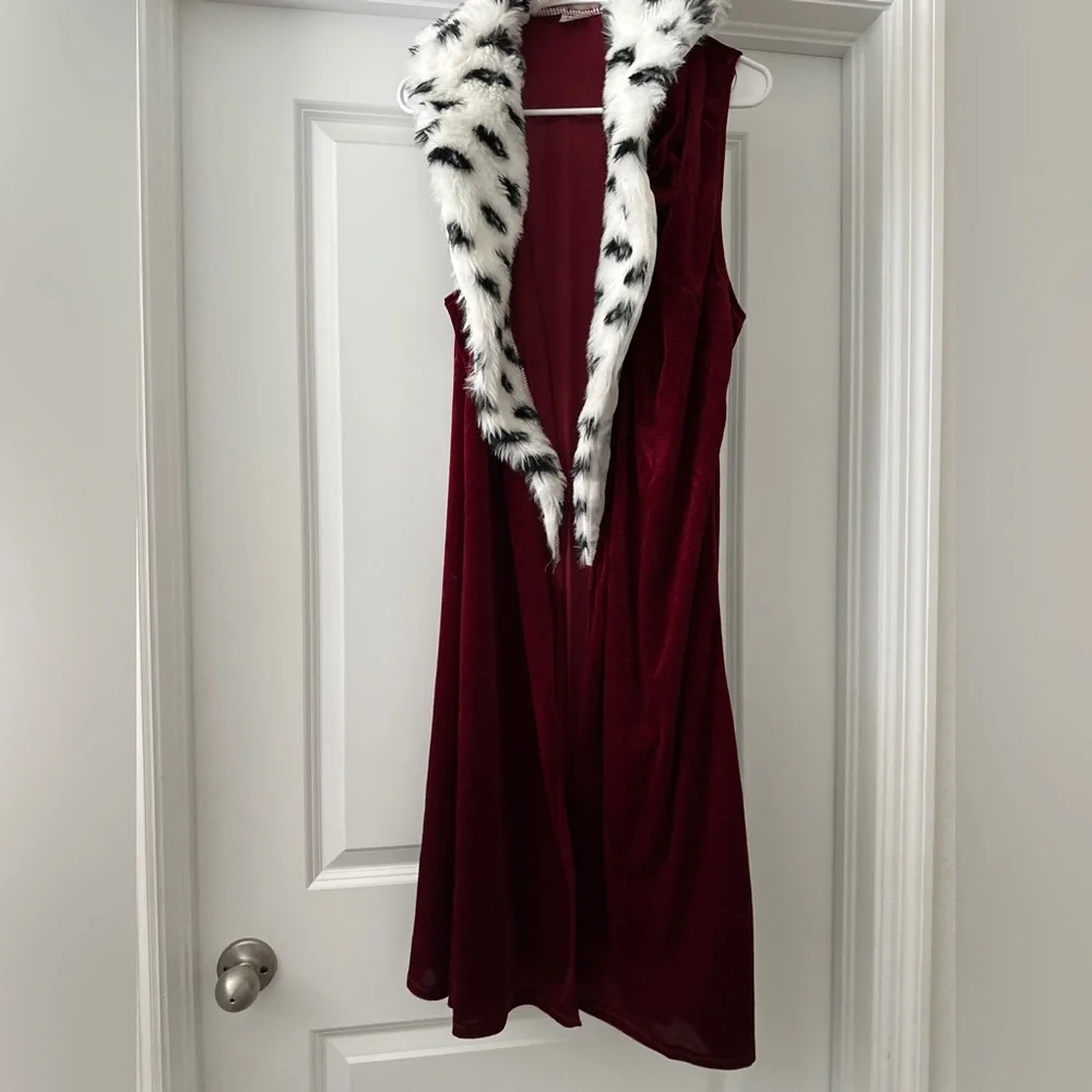 King Red velvet robe with Faux Fur Collar adult small